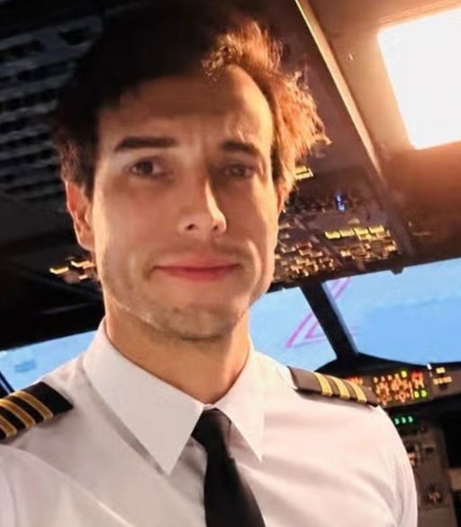 A novice pilot in Argentina was forced to land a plane on her own after her instructor suddenly jumped out with no parachute, telling her "you know what to do".

She landed safely, but the instructor didn't survive. 