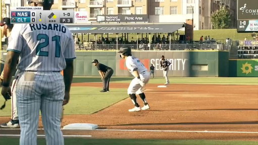 Mune starts us off with an opposite field RBI double!! 💪 