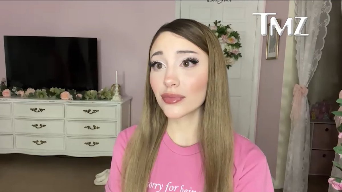 Ariana Grande look-alike Paige Niemann says she felt "misled" by the star's DM. 