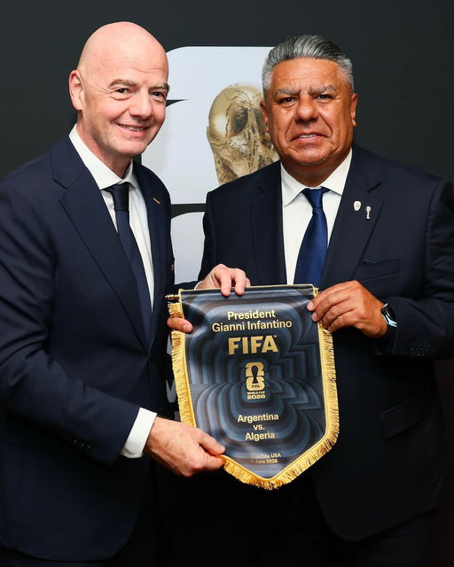 🚨 BREAKING! 🤯

More than €42m of the €300m Argentina received after winning the 2022 World Cup was diverted to shell companies. 🇦🇷

A contract signed just 9 days BEFORE Argentina's World Cup win vs France reportedly gave 30% of the AFA's World Cup revenue to a company called TourProdEnter.

FIFA then allegedly transferred the World Cup funds directly to that company, which reportedly has NO links to football. 

ℹ️ @Romain_Molina