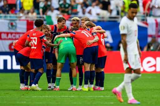 120 +3. min: Kampen er slutt og det endte med engelsk 2-1-seier etter at England avgjorde i ekstraomgangene. 