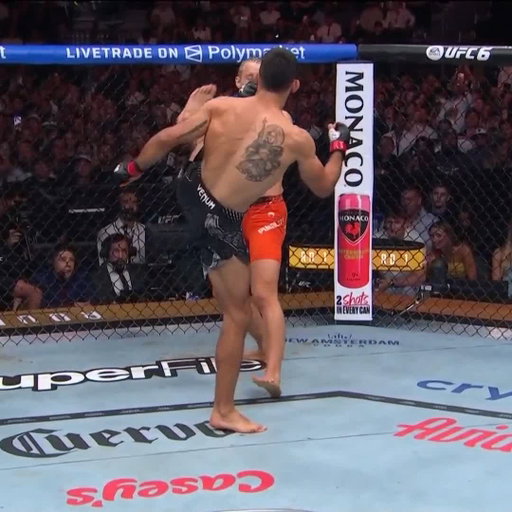 ESPECTACULAR SUMISIÓN🔥

@PaddyTheBaddy 🏴󠁧󠁢󠁥󠁮󠁧󠁿 prende la arena con una sumisión en menos de un minuto 🫡

#UFC329 | Ver en vivo por @PPlusDeportes 