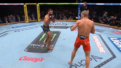 En la pelea co-estelar @PaddyTheBaddy 🏴󠁧󠁢󠁥󠁮󠁧󠁿 se lleva la victoria después de dormir al francés 🇫🇷 @BenoitSt_Denis 🔥

#UFC329 | Ver en vivo por @PPlusDeportes 