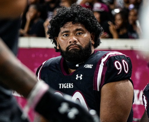 Victory Vaka attended his mom's funeral on May 9. Weeks later, Western Kentucky canceled his scholarship.

Now, multiple FBS teams want to sign him — but NCAA rules won't let him portal because of how WKU classified his departure

It could end his career

https://www.cbssports.com/college-football/news/western-kentucky-victory-vaka-lost-scholarship-mother-death-ncaa/ 
