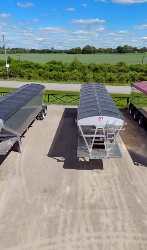 Can’t you see how sexy your trailer could be?🙂‍↕️🔧

#platinumtrailers #haulmore #builtbetter #grain #farming 