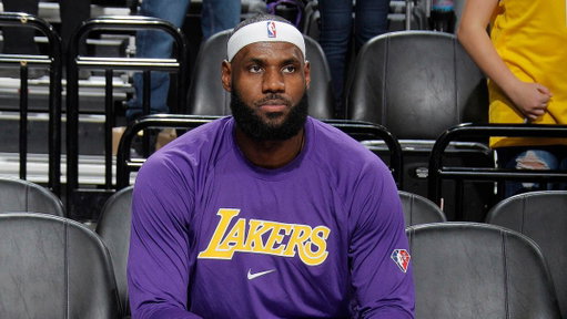 🚨BREAKING🚨

LeBron has all of the information he needs to decide on his next team, per @ChrisBHaynes 

He is expected to make his decision soon…

YOU KNOW WHERE HOME IS BRON 🙏 