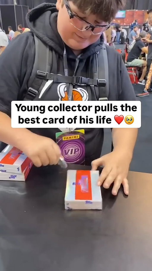 Throwback to the 2024 National, where this collector was opening one of the Topps Exchange boxes after turning in some unfufilled redemption cards - what a moment!🔥 