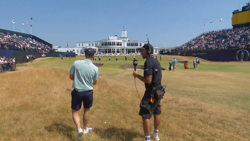 Justin Rose attempts to re-enact his famous chip-in as an amateur on the 18th hole at Royal Birkdale in 1998.

Watch Live At The Range: http://go.theopen.com/LATRWED

@HSBC_Sport | #LiveAtTheRange 
