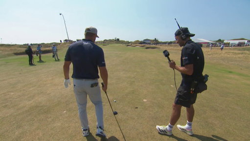 You can always rely on @brysondech for some creativity.

A 3-wood bump-and-run from 150 yards on the 11th hole, and he finds the green.

Watch Live At The Range: http://go.theopen.com/LATRWED

@HSBC_Sport | #LiveAtTheRange 