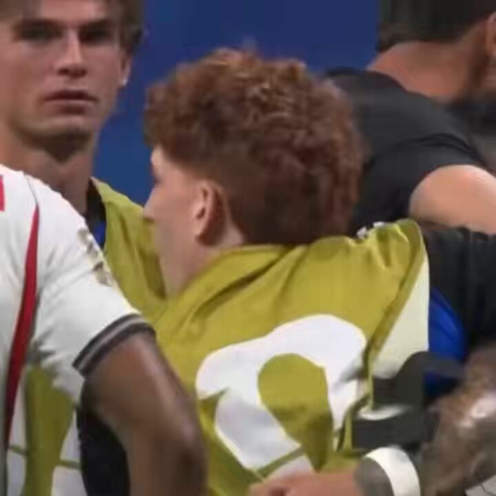 🚨 Jude Bellingham HITTING Valentin Barco after the full-time whistle. 🤯

 https://t.co/lbEcUBkBJL