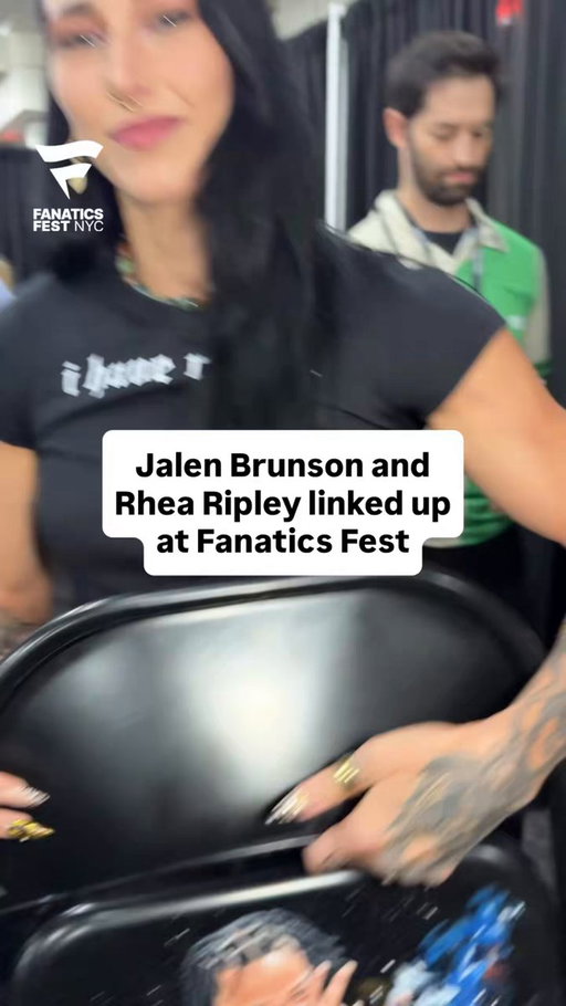 When champs meet at @FanaticsFest 🙌
@RheaRipley_WWE @jalenbrunson1 @WWE @NBA @nyknicks 