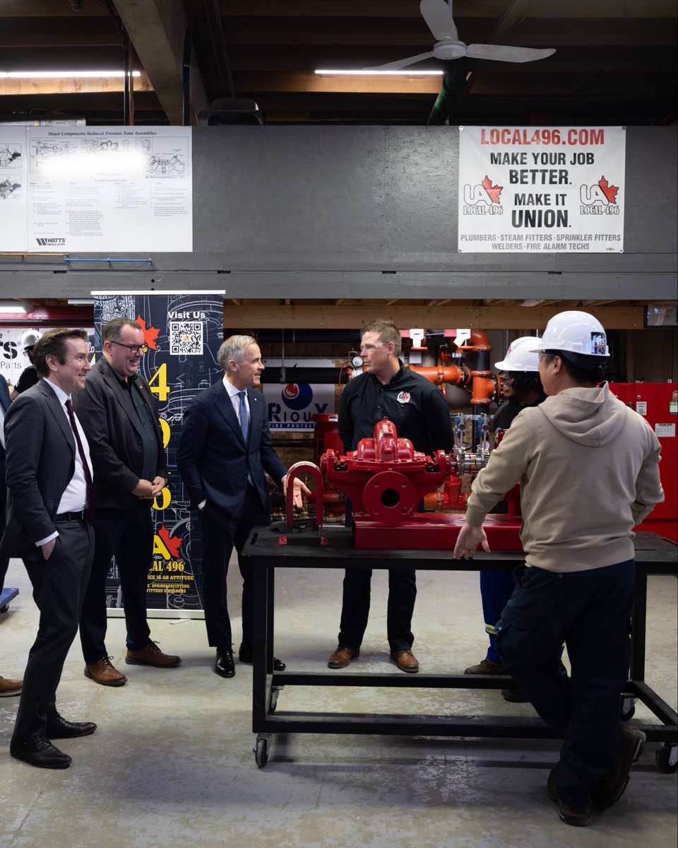 Nous avons lancé Une Équipe Canada forte afin de recruter, de former et d’embaucher jusqu’à 100 000 nouveaux travailleurs de métiers spécialisés désignés Sceau rouge à travers le pays.
 
Nous poursuivons sur notre lancée grâce à un investissement supplémentaire de 2 milliards de dollars pour aider les provinces et les territoires à élargir la formation des apprentis et permettre à plus de jeunes Canadiennes et Canadiens d’accéder à des métiers spécialisés plus rapidement.