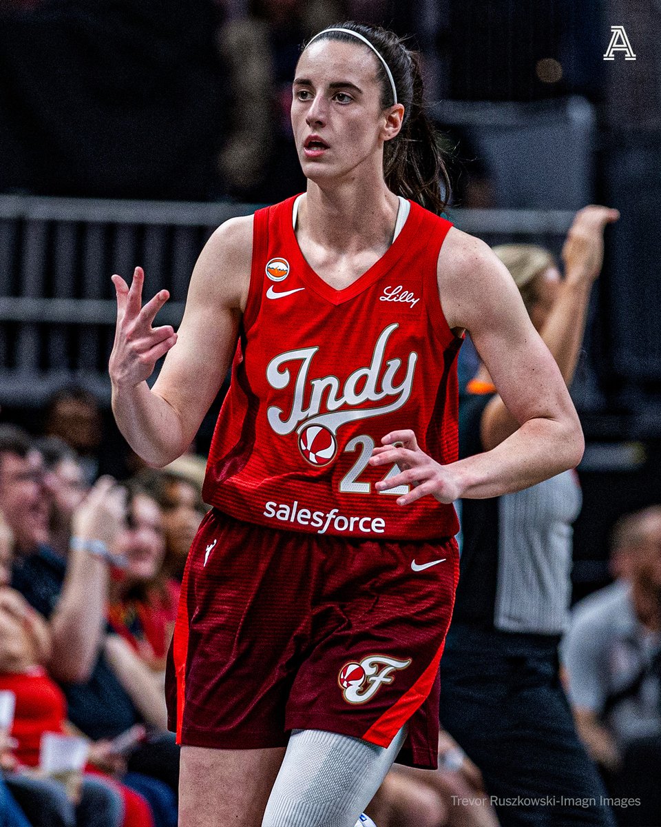 Caitlin Clark put up the WNBA's first 40-point and 10-assist game EVER on Friday vs. the Storm 🔥

◽️ 45 points (Fever franchise record)
◽️ 11/18 FG
◽️ 6/10 3PT
◽️ 10 AST
◽️ 4 STL 