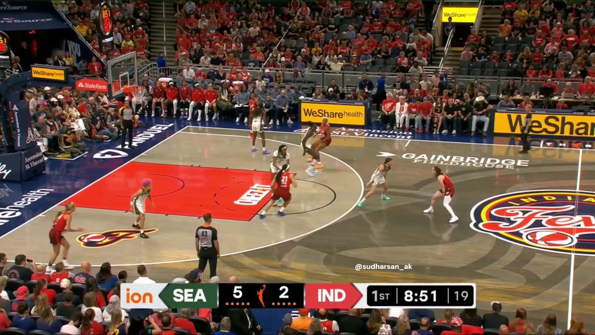 Caitlin Clark just became the first player in WNBA History to record 40 points and 10 assists in a game.

She’s really in a league of her own.
 