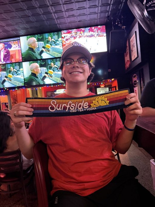 Guy just bought a bar mat for 100 bucks  @IcyVert 