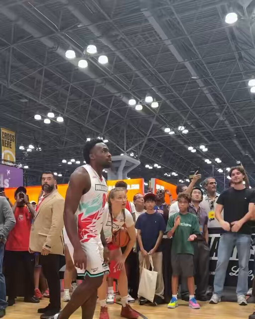 Darius Clark just broke the WORLD RECORD with a 53" vertical. He's competing in Shaq's DUNKMAN league...500K prize 👀🔥 

July 21 (8pm ET | TNT &amp; HBO Max) 