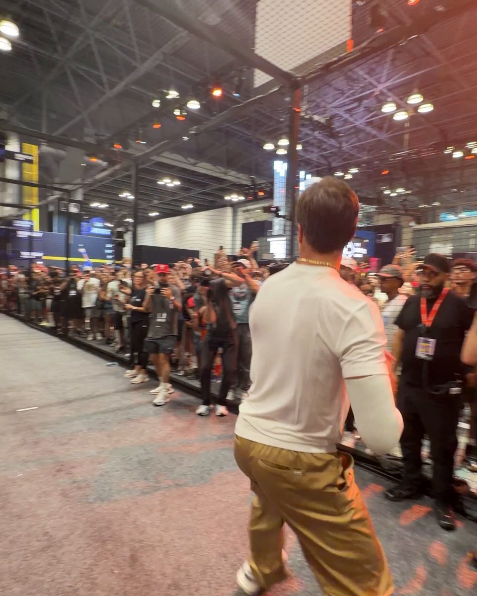 "With the 507th pick of the 1995 MLB Draft, the Montreal Expos select ..."

Tom Brady hasn't lost his touch 😮‍💨

@Fanatics | @FanaticsFest | @TomBrady 