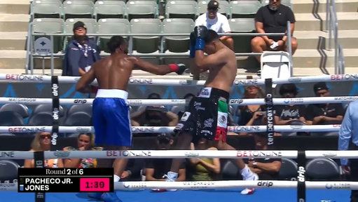 FREAK INJURY! 🤯

Nick Jones appears to have ruptured his bicep and the fight is all over! 

#PachecoAleem 