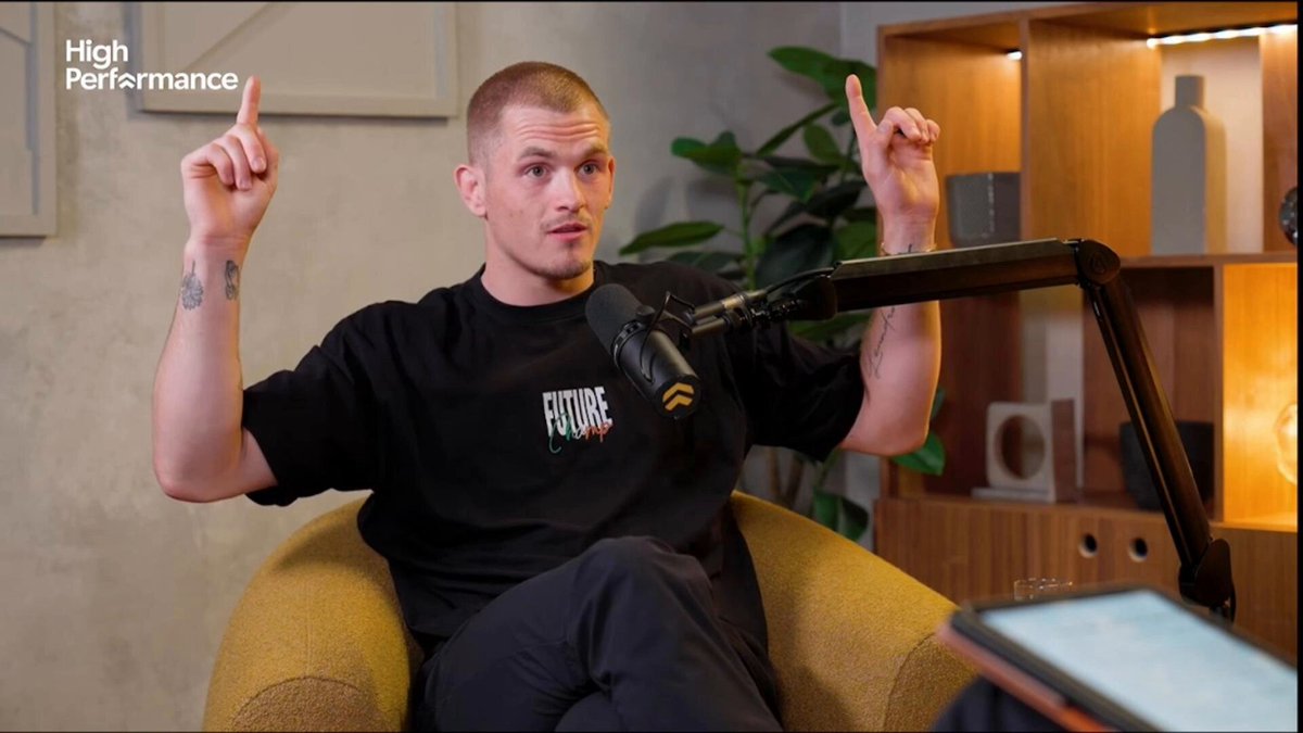 Ian Garry says Islam Makhachev being the No. 1 pound-for-pound fighter reminds him of Conor McGregor's title-winning moment against Jose Aldo 

"I've had a lot of pressure from the outside world, from the fans and the sport itself, to be the star and hype that Conor McGregor set. I've had a lot of comparisons to Conor due to the fact that we're both from Ireland.

When Conor fought for his first UFC title, he fought the No. 1 pound-for-pound fighter, who hadn't been beaten in a decade, and he knocked him out in 13 seconds. My next opponent is the No. 1 pound-for-pound fighter."

(via: High Performance )