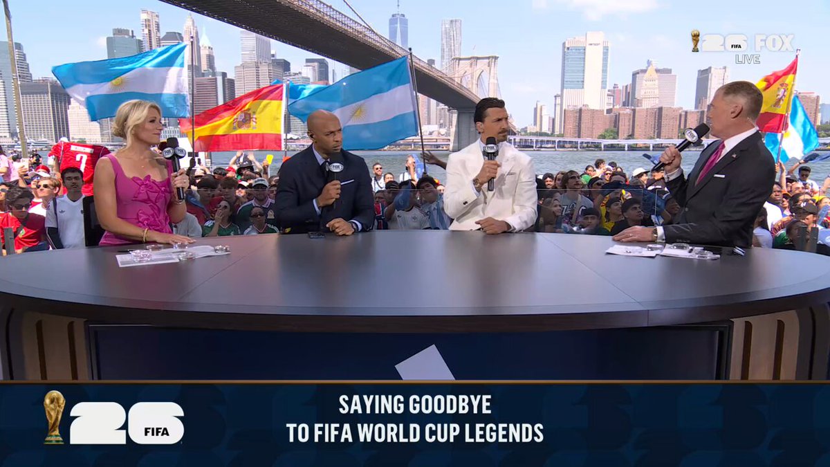 🚨 DO YOU AGREE? 🤔

Alexi Lalas: “There is no Lionel Messi without Cristiano Ronaldo.” 🤝

🎥 @FOXSports  