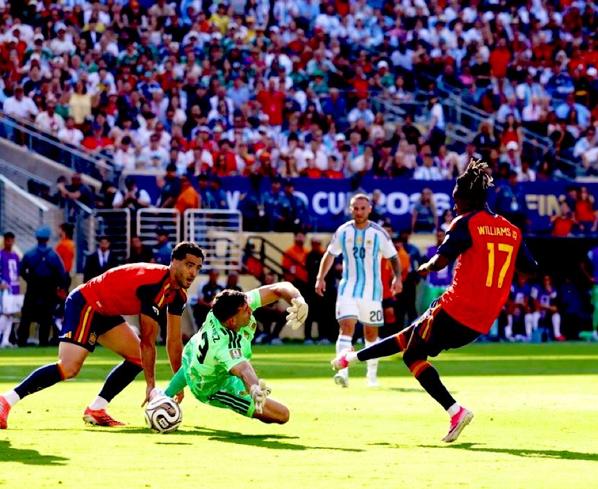 🚨 OFFICIALS SAY MIKEL MERINO STEPPED ON NICOLAS OTAMENDI IN THE BUILD UP TO NICO WILLIAMS’ GOAL! 😳 