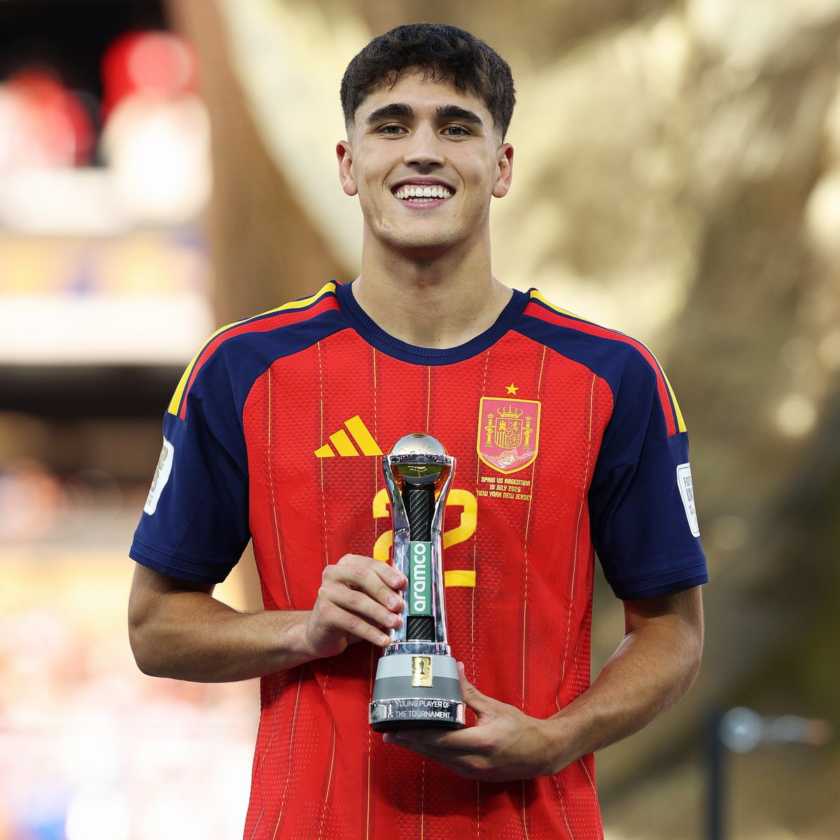 🏅 Pau Cubarsí, elegido mejor jugador joven del Mundial.

📸 @FIFAcom 