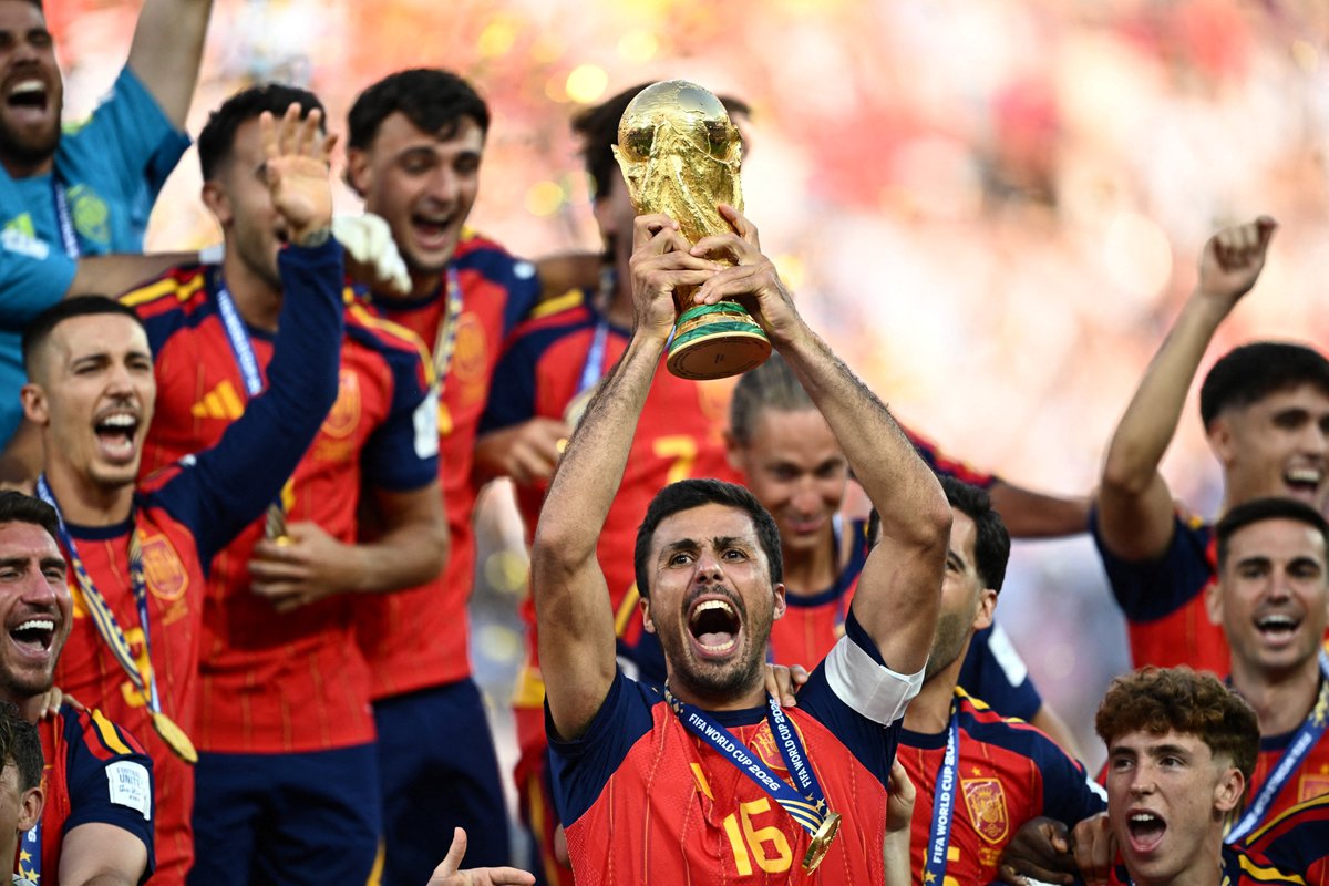 Spain's defense this World Cup

Cristiano Ronaldo: 2 shots on target, 0 goals, 0 assists
Kylian Mbappé: 0 shots on target, 0 goals, 0 assists
Messi: 0 shots on target, 0 goals, 0 assists

Defensive clinic 🇪🇸 