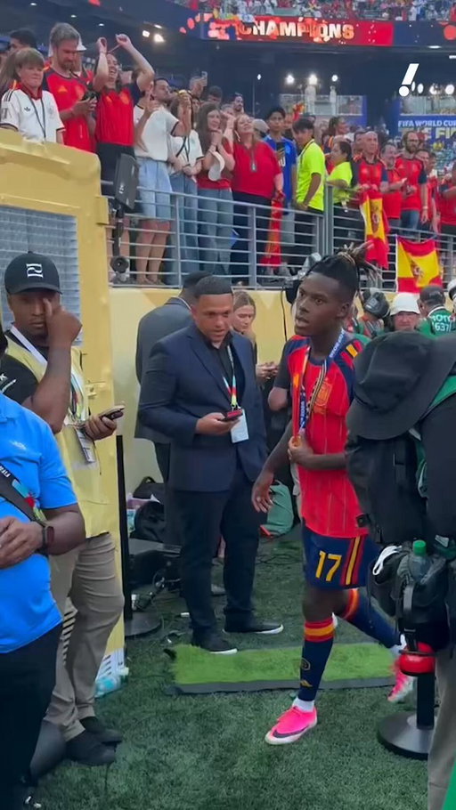 Nico Williams brings his mom his World Cup medal 🥹❤️ 