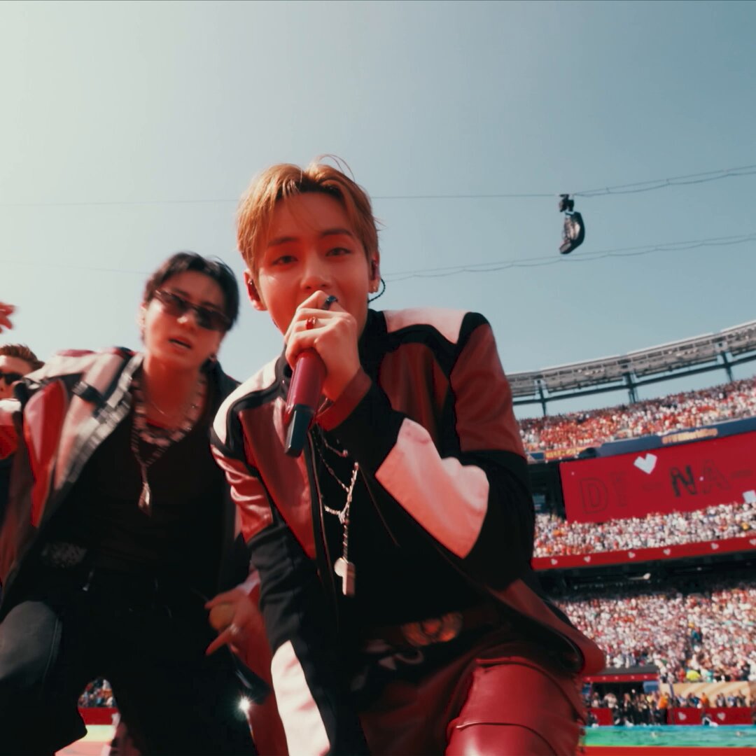 Music met football on the world's biggest stage 🎶🏟️
Relive the best moments from the FIFA World Cup 2026 Topps Halftime Show.

#FIFAWorldCup @Topps 