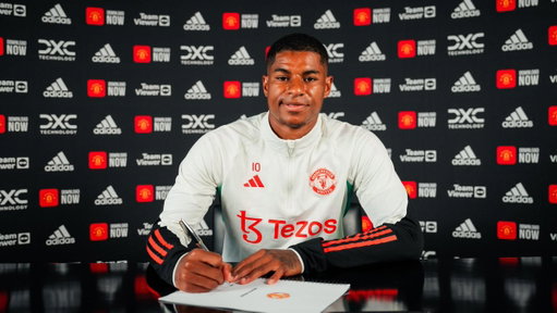 🚨 Marcus Rashford is reflecting on his Manchester United future after his Barcelona loan and strong England World Cup showing. Contracted until 2028 on £325k-a-week, his permanent move options expired without interest.  

With a better relationship under Michael Carrick, he is set to return for pre-season, though limited clubs can afford him. A United return remains most likely by the 1 September deadline. 

 [@sistoney67]