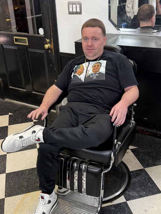Brandon Walker of the Brandon Walker College Football Show said:

“What do you mean Nadu gets a haircut every week? His hair isn’t complicated!”

Here are exclusive before and after photos of Jeff Nadu’s haircut: 