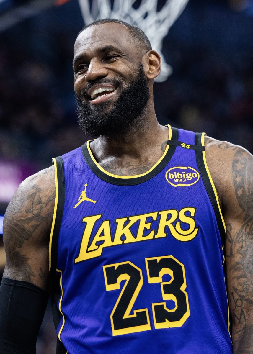 REPORT: LeBron James is expected to decide his free agency destination TODAY. 👀

(via @patbev21) 