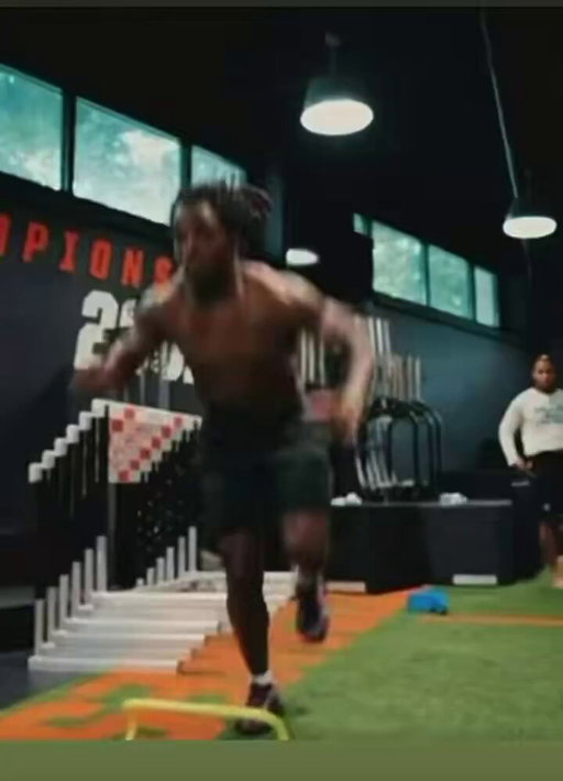 Our guy @MALACHITONEY2 has been putting that work in 😤🔥

(🎥 via YT: GabosVlogs) 