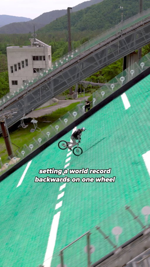 just a fakie down a 37.5° incline for 137 METERS 👏

🚲: @tomominishikubo

head over to Red Bull Bike's YouTube channel to watch in full 📺 