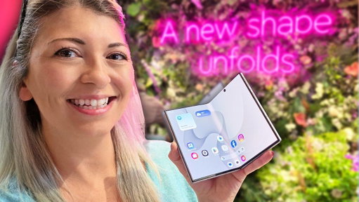 She cute, she smol, and she comes in lavender 🪻 🥹 

Full first look is up!

@SamsungMobileUS 