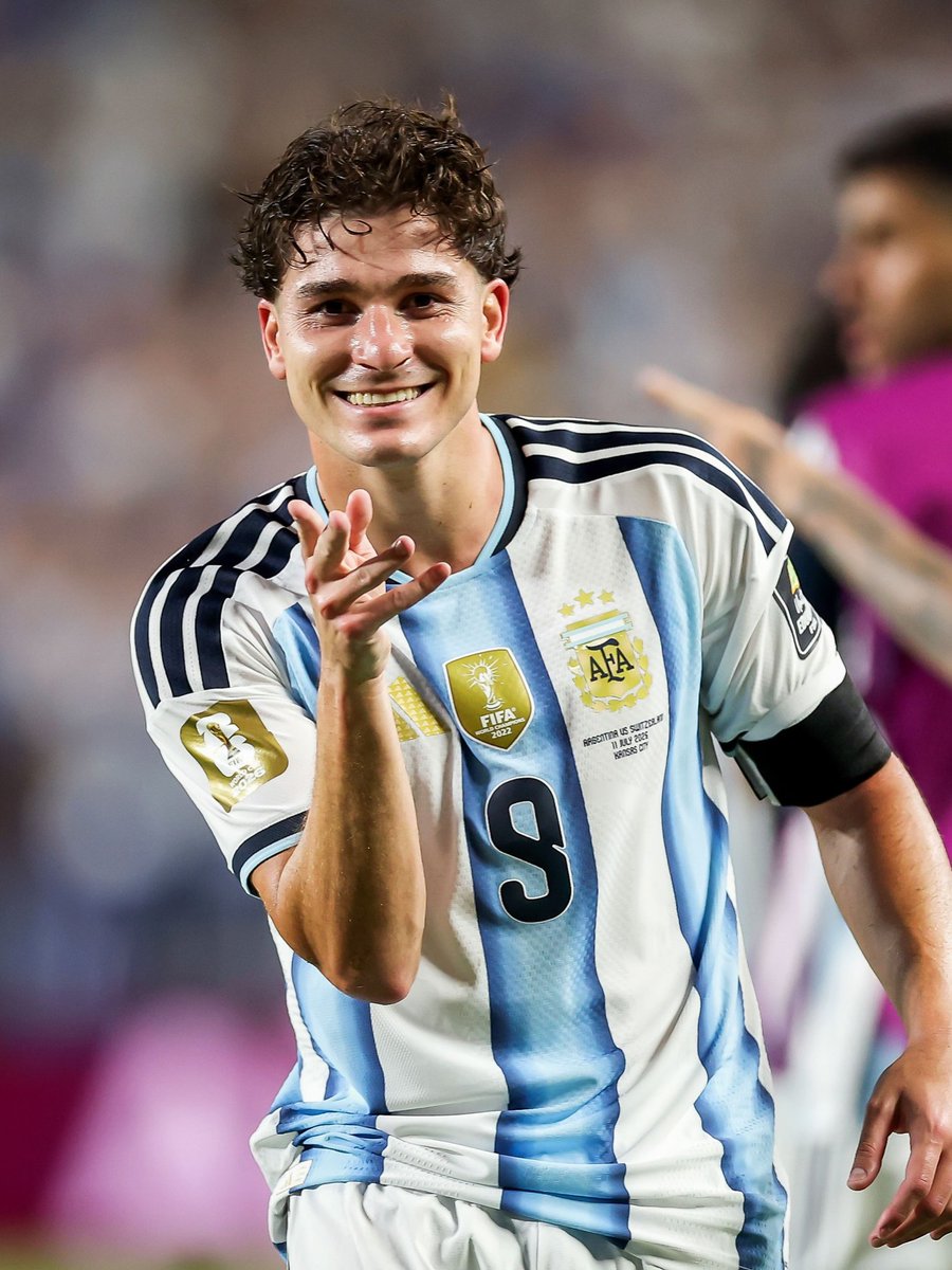 NEW: Julian Alvarez's next club remains a close race on Kalshi:

48% — Atletico
42% — Barcelona
8% — Arsenal
3% — Real Madrid

Where is he going? 