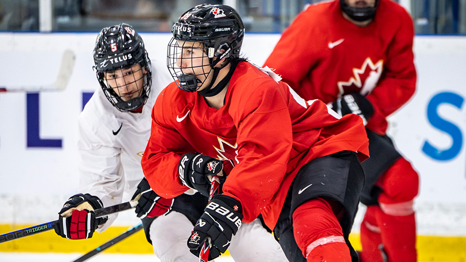 2⃣7⃣ players have been invited to training camp ahead of the #HlinkaGretzkyCup. 🇨🇦

2⃣7⃣ joueurs ont été invités au camp d’entraînement en vue de la #CoupeHlinkaGretzky. 🇨🇦

ROSTER: https://t.co/auySzDDBhv
FORMATION : https://t.co/WqmeRWDkQl 