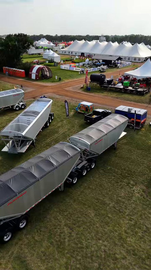 If you haven’t stopped by our booth yet, genuinely, what have you been doing?👀

#aginmotion #platinumtrailers #haulmore #farming 
