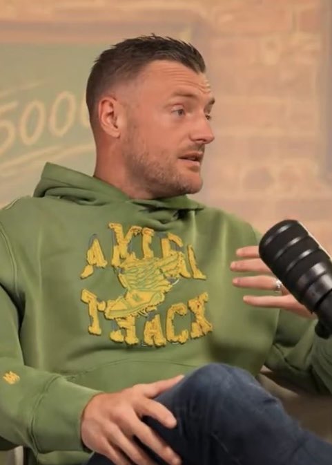 🚨Jamie Vardy on Erling Haaland:

“I remember playing against Man City Leicester fans were dragging me after Haaland scored against us and I was laughing . What they didn’t know was Haaland came over and said, ‘I learned that run by watching you on YouTube” 