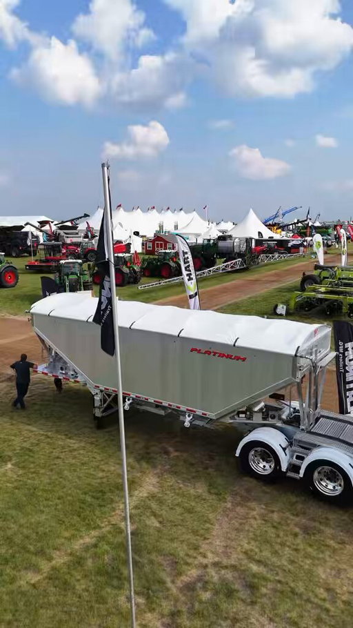 Don’t miss out on this opportunity, see you today!😉

#aginmotion #platinumtrailers #builtbetter #grain #farming 