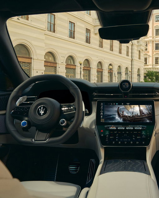 As Nolan intended it...on our 12.3 inch Maserati Intelligent Assistant.
#Maserati 