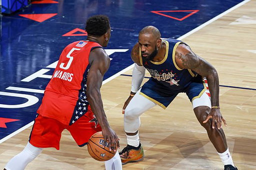 LeBron James reportedly asked Anthony Edwards what would happen if he didn’t join him in Minnesota.

Ant reportedly said he’d be okay because he’s going to tear LeBron’s head off every time they play each other 👀

(Via @JonKrawczynski ) 