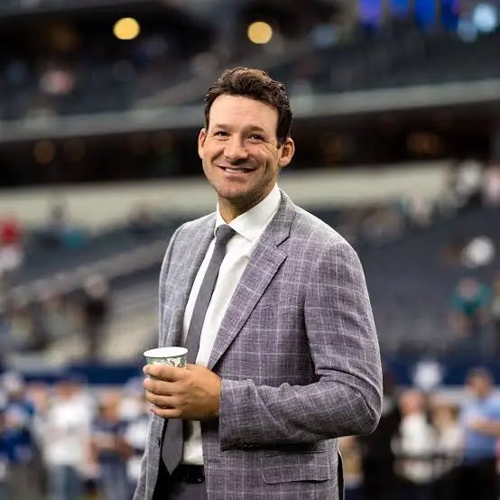 Tony Romo was arrested last night in Milwaukee County, accused of driving under the influence, per @WISN12News 