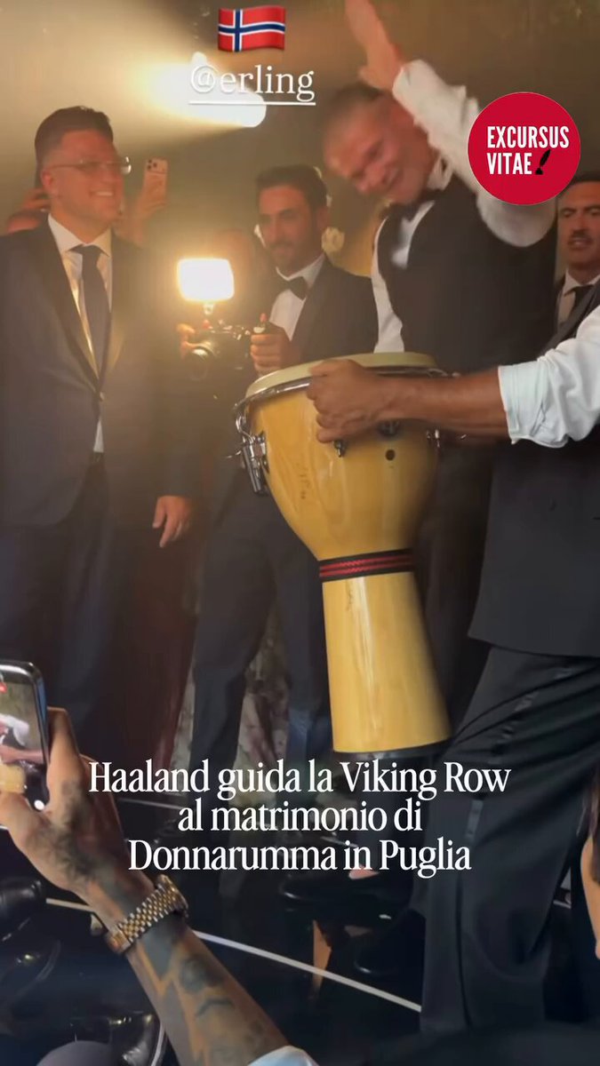 Erling Haaland attended Gianluigi Donnarumma’s wedding and made the attendees do the viking row 😂 