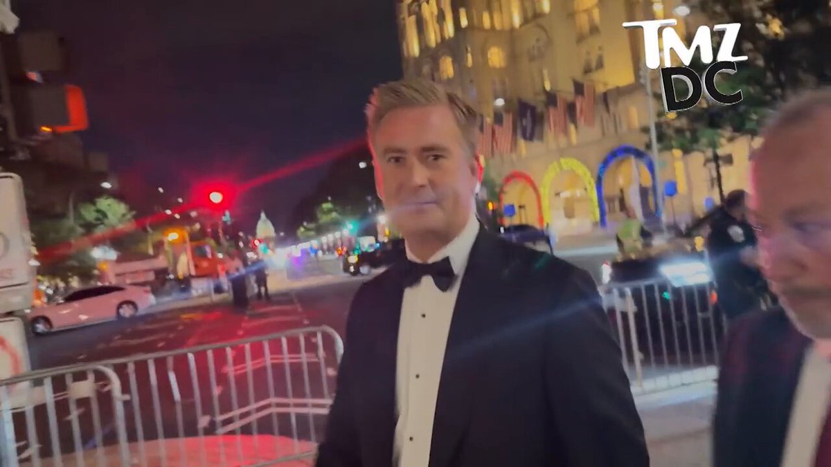 🚨 EXCLUSIVE: President Trump sent some love to Peter Doocy as he joked during his White House Correspondents' Dinner speech Friday night ... but Peter couldn't quite give the same love back when @hicharliecotton asked who he thinks is the most transparent president in history. 