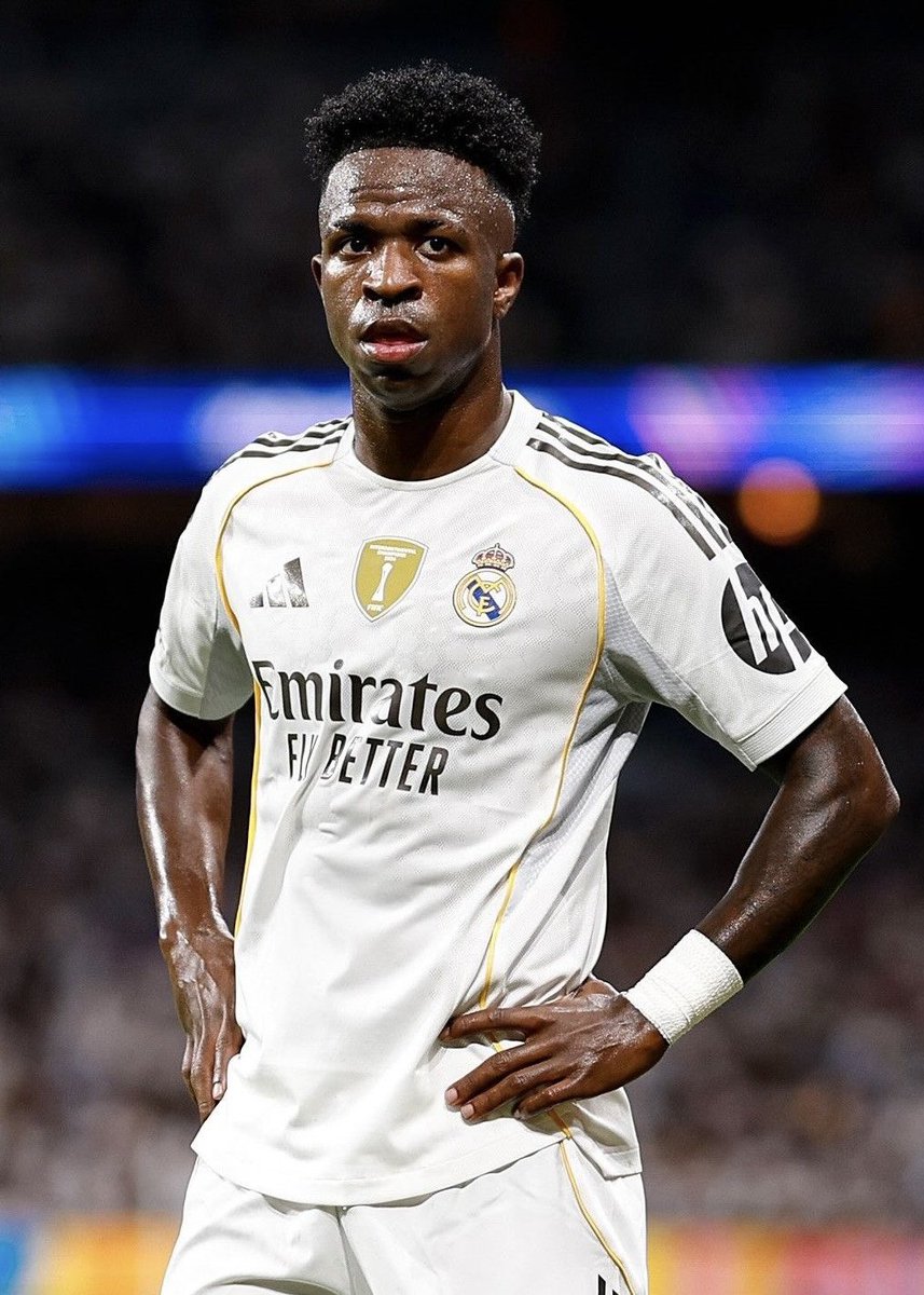 🚨Vinícius Jr's wage demands are €30M net per year and €577k per week. Real Madrid are offering wages of €20M per year. 

Negotiations are currently at a stalemate. 