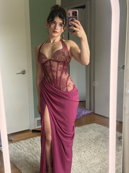A moment for the dress 🙂‍↕️ 
