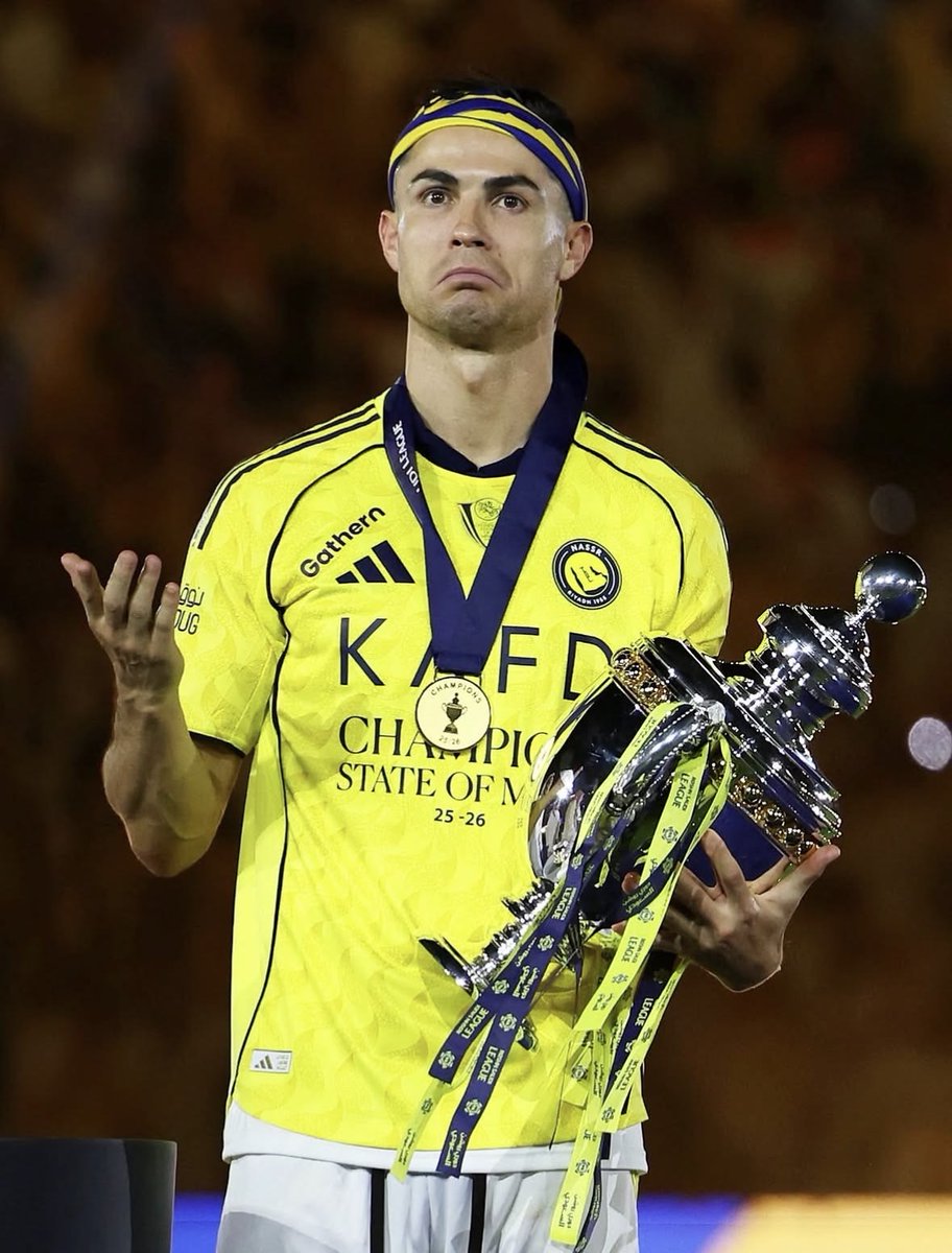 🚨BREAKING: Al-Nassr’s debts are reportedly approaching $1 BILLION, leaving the club unable to sign new players, with no new arrivals expected in the near future. [@goal] 