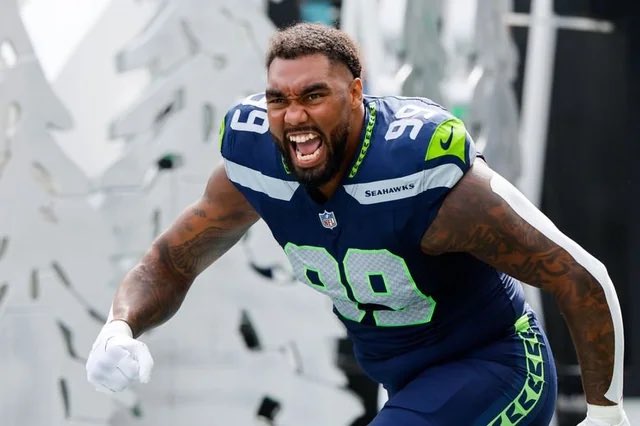 .@theScore ranks the NFL’s Top 10 defenses for 2026:

1 - Seattle Seahawks
2 - Houston Texans
3 - Los Angeles Rams
4 - Philadelphia Eagles
5 - Denver Broncos
6 - Baltimore Ravens 
7 - Minnesota Vikings
8 - Pittsburgh Steelers
9 - Tampa Bay Buccaneers
10 - San Francisco 49ers 