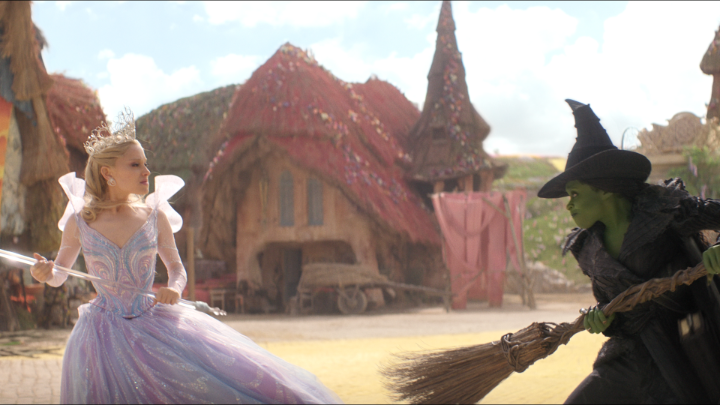 GLINDA VS. ELPHABA 
